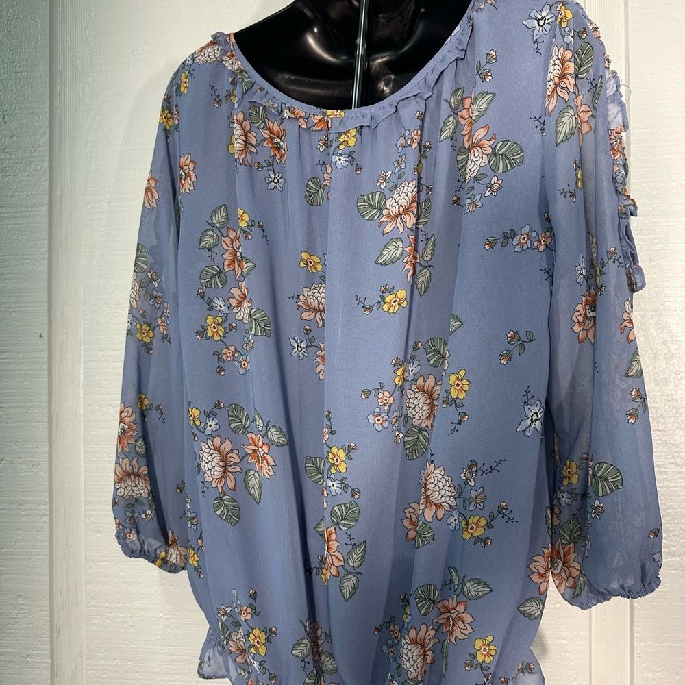 Max Studio Women’s Blue Floral 3/4 Sleeve Top Size Medium EUC - Picture 8 of 8